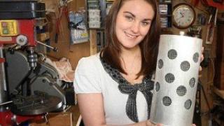 Tủ lạnh ứng dụng công nghệ năng lượng mặt trời