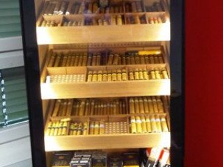 Sửa chữa tủ bảo quản thuốc xì gà (cigar) uy tín tại Hà Nội