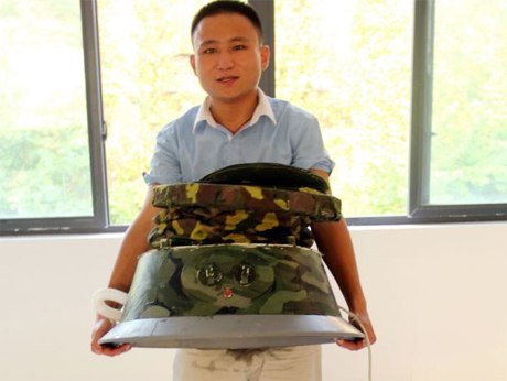 Một sinh viên chế tạo thành công máy giặt bỏ túi