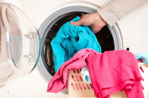 Nên phân loại quần áo khi sử dụng máy giặt 1