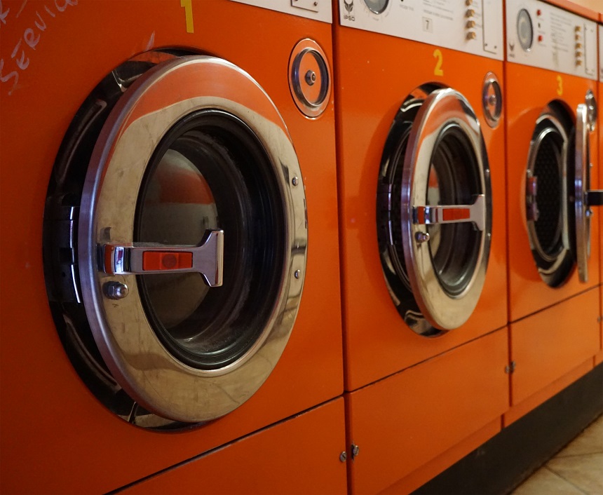 Kiểm tra và vệ sinh máy giặt thường xuyên