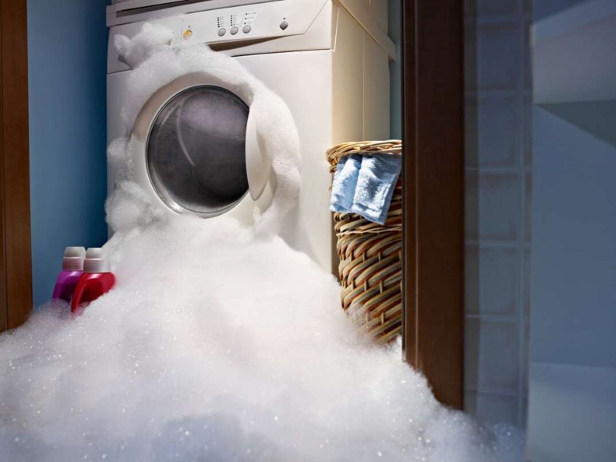 Máy giặt tạo quá nhiều bọt là nguyên nhân chính gây ra mã lỗi SUD trên máy giặt Samsung