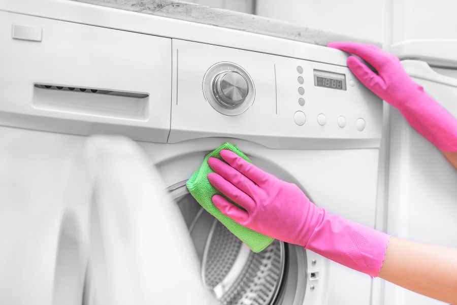 Vệ sinh máy giặt đúng cách và thường xuyên sẽ giúp tăng tuổi thọ của thiết bị
